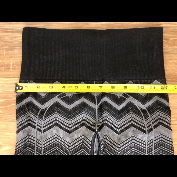Lululemon Ebb to Street Chevron Leggings - Picture 5 of 5